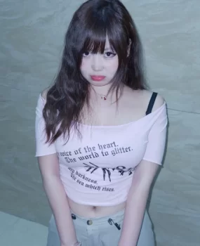 俏皮妩媚性感妹