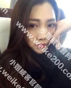 微笑在脸上，服务在心里！